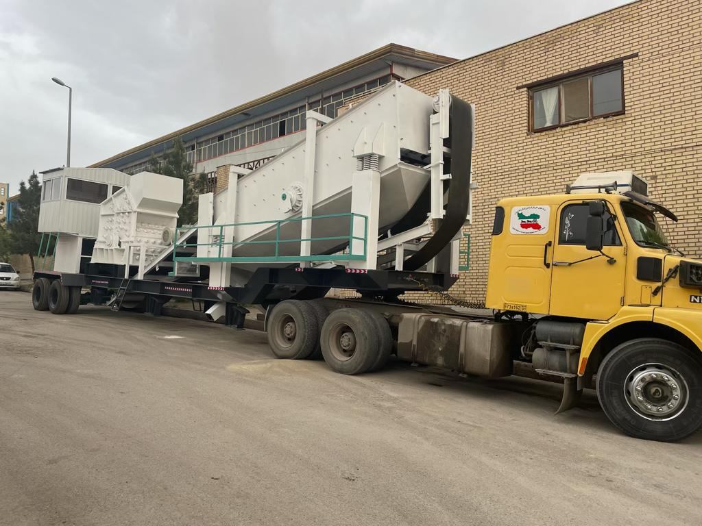 Mobile processing plant mounted on a truck
